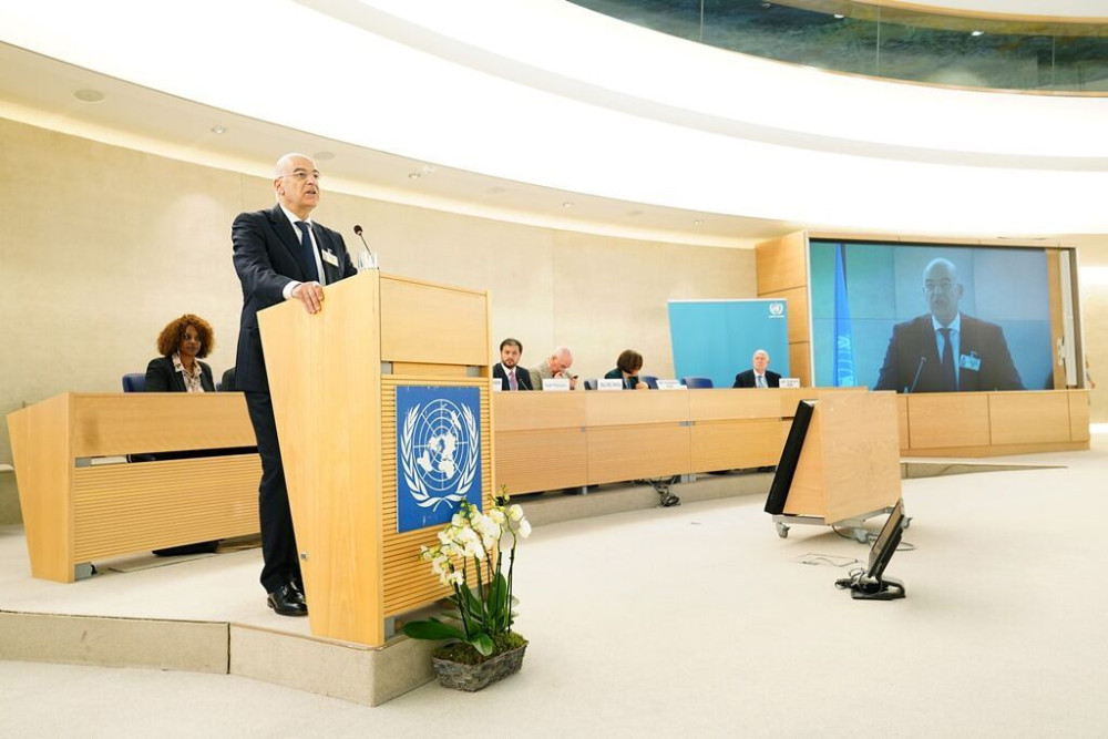 Δένδιας: Αντιμετωπίζουμε τις μεγαλύτερες ροές μεταναστών από τον Β’ ΠΠ