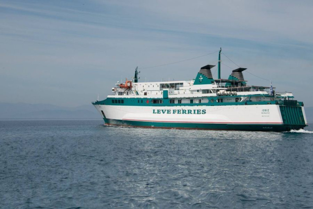 Βλάβη εν πλω στο «ΙΟΝΙΣ» – Επέστρεψε στον Πειραιά