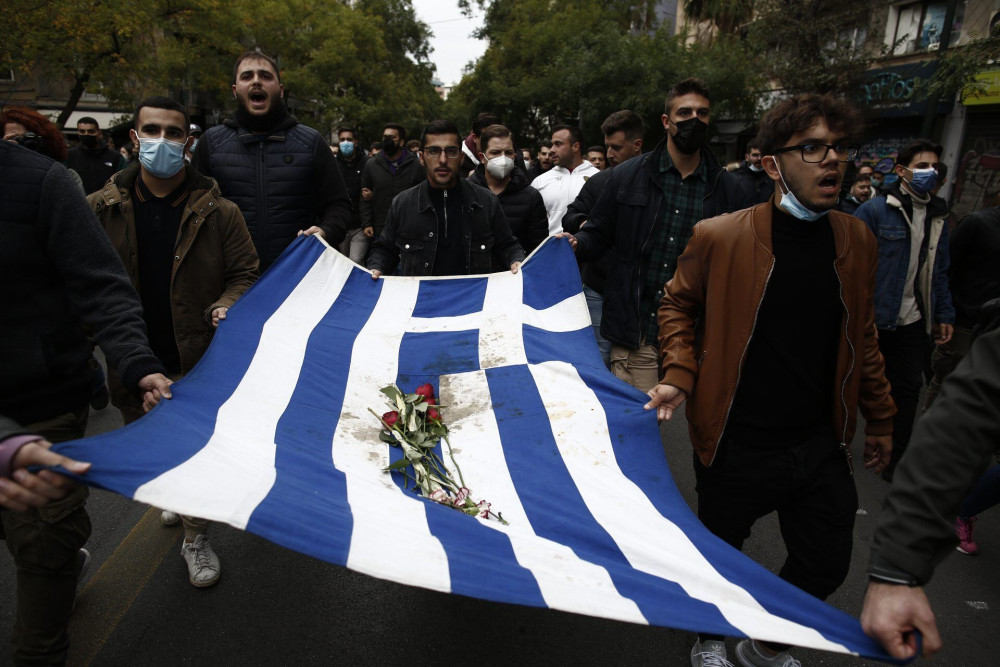 Πολυτεχνείο: Ξεκίνησε η πορεία για την 48η επέτειο – Κλειστοί οι δρόμοι στο κέντρο