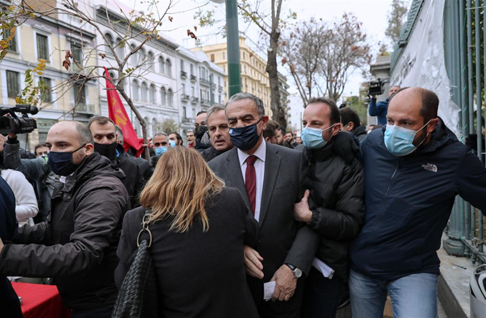 Επίθεση σε κοινοβουλευτικούς: Φασίστες νέας κοπής, αυτόκλητοι “προστάτες” του Πολυτεχνείου