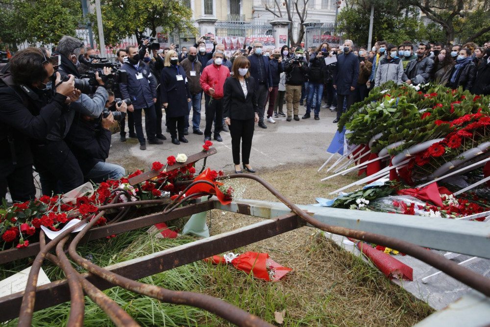 Σακελλαροπούλου για Πολυτεχνείο: “‘Εχουμε χρέος να σταθούμε δίπλα στους νέους”