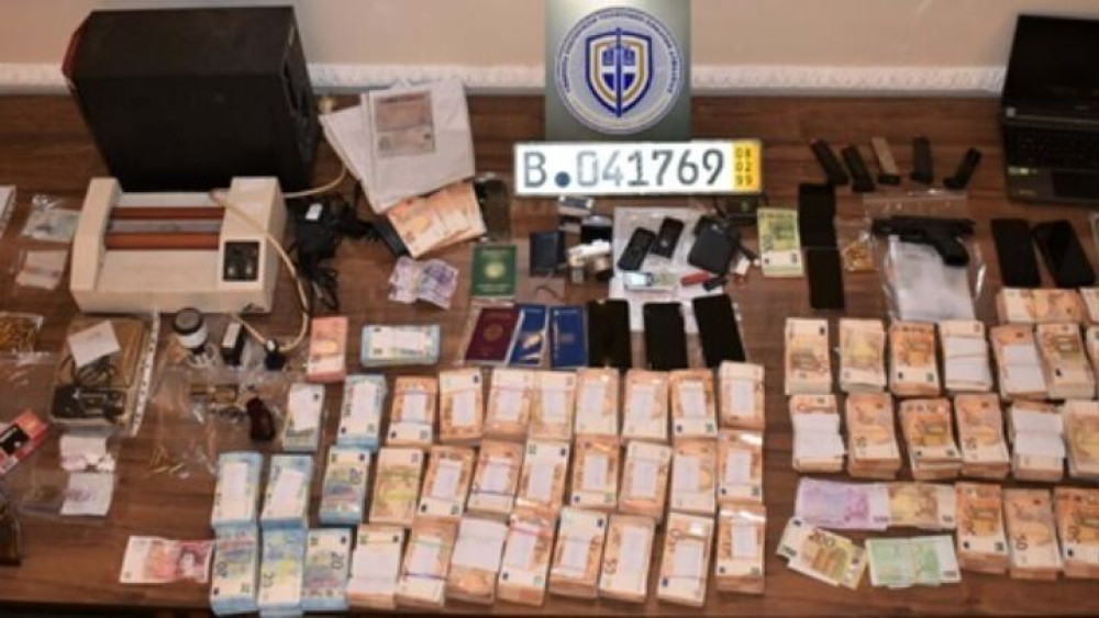 Πώς δρούσε το κύκλωμα των παράνομων ελληνοποιήσεων με τους 34 αστυνομικούς – 215 τα μέλη του