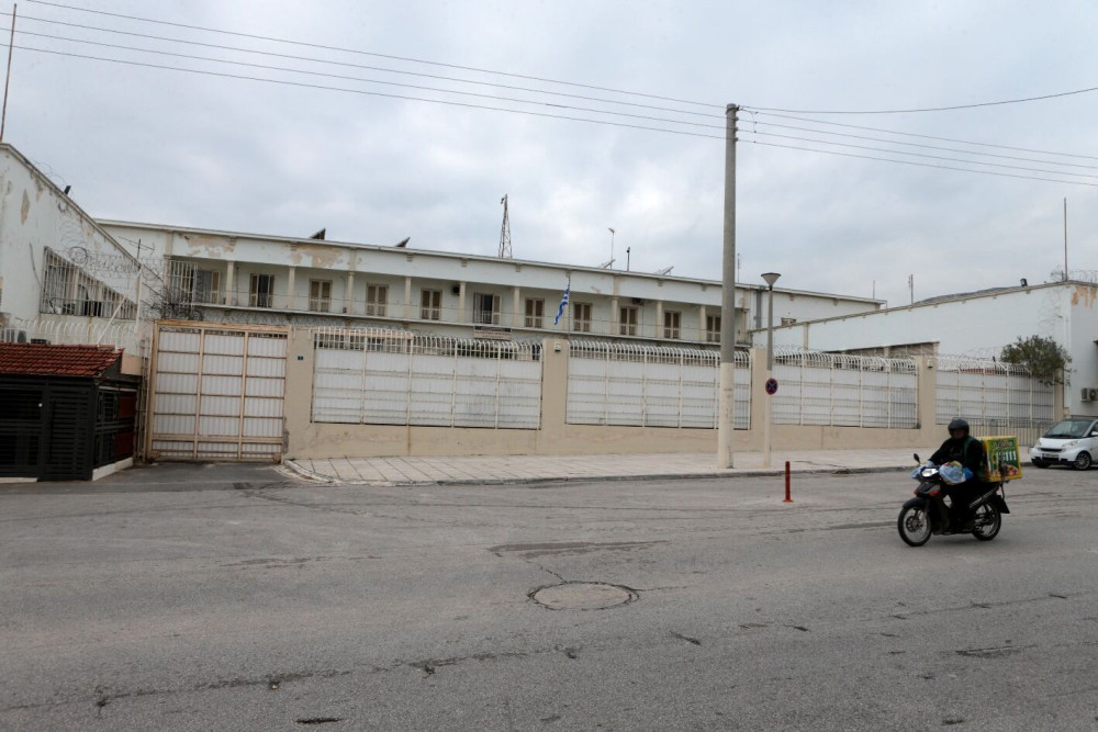 Κορυδαλλός: Τον έπιασαν στα… μισά της απόδρασης