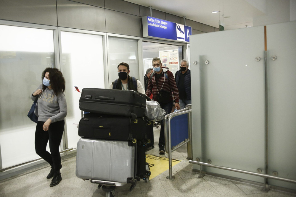 Μόνο με αρνητικό τεστ η είσοδος στην Ελλάδα από αύριο – Αναλυτικά η NOTAM