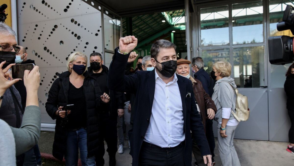 Εκτός έδρας η πρώτη συνάντηση Ανδρουλάκη – Τσίπρα