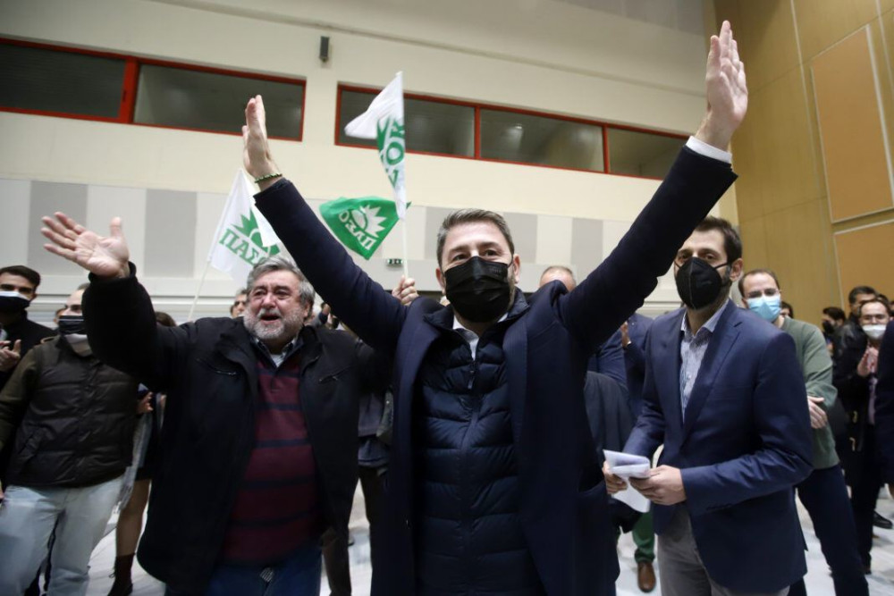 Ανδρουλάκης κατά Παπανδρέου για… fake news