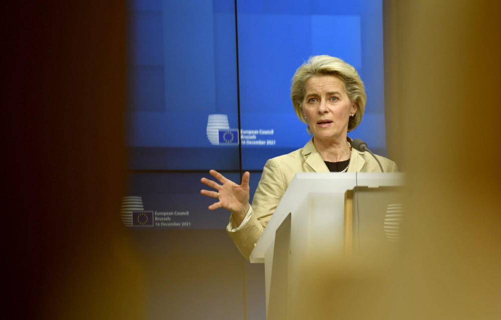 EE: Απειλή η Omicron-Πρόταση για αναμνηστική δόση το αργότερο 6 μήνες μετά τη δεύτερη