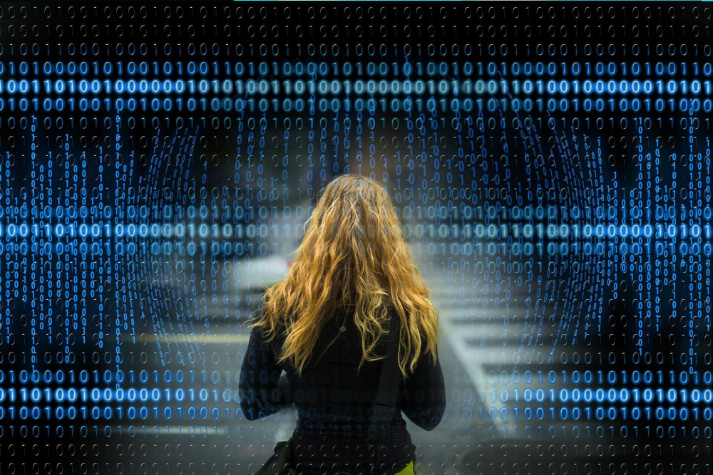 «Τσουνάμι» καταγγελιών για revenge porn – Το κενό του νόμου & η στοχοποίηση της γυναίκας