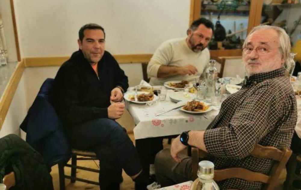 Τσίπουρα στα Τρίκαλα για τον τουρίστα Τσίπρα