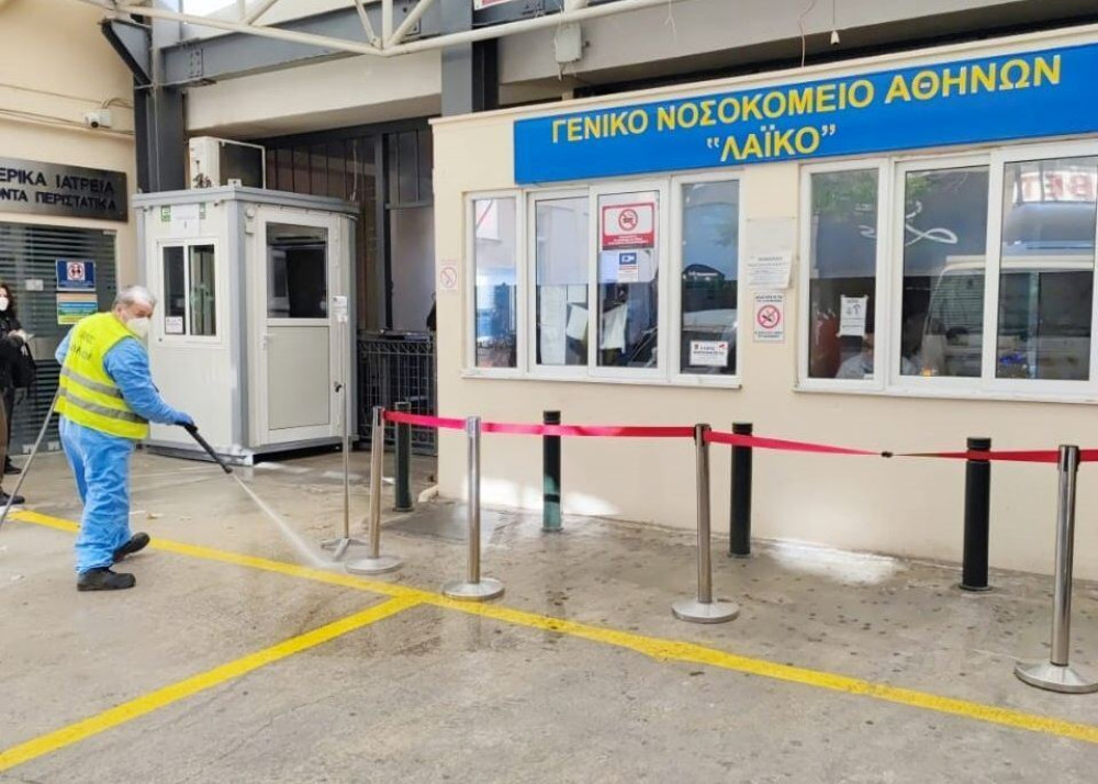 Δήμος Αθηναίων: Απολύμανση σ’ εξωτερικούς χώρους και εισόδους νοσοκομείων
