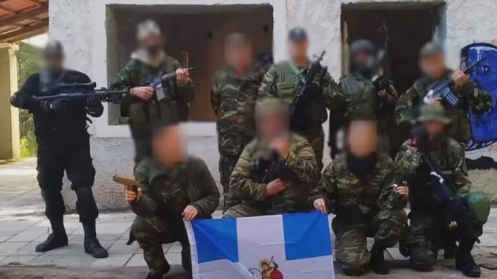 Αρνητές απειλούν με εκτελέσεις: Οι ιερές δηλώσεις και ο βαρύς οπλισμός