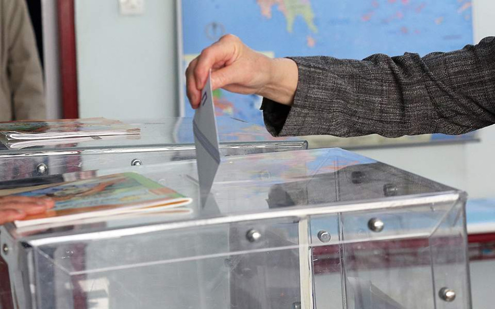 Εκλογική περιφέρεια αναζητούν οι εξωκοινοβουλευτικοί της κυβέρνησης