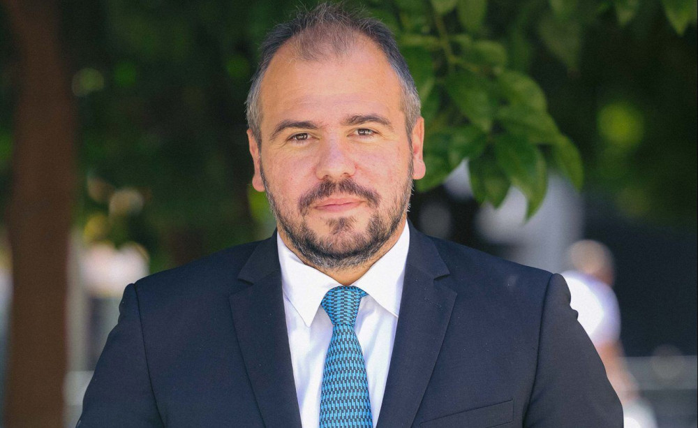 Εξιτήριο για τον Φίλιππο Φόρτωμα: “Εμβολιαστείτε” προτρέπει τους πολίτες 