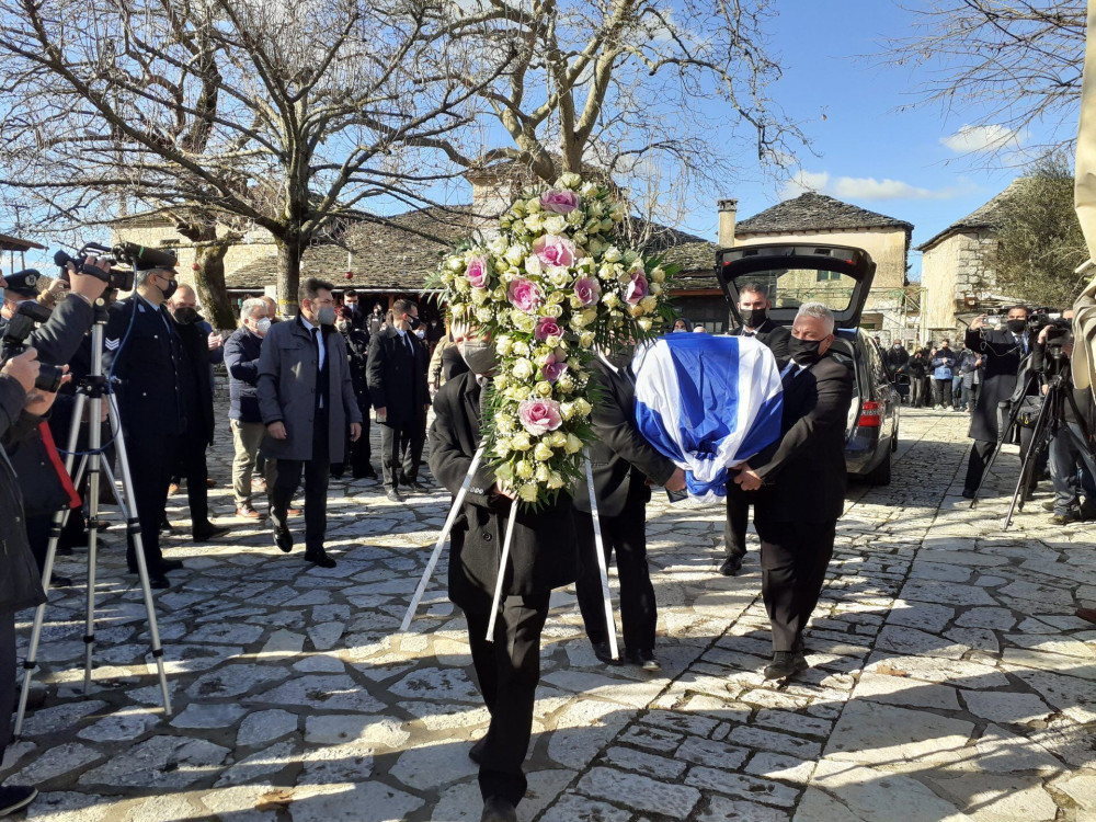 Στο Νησί της λίμνης Ιωαννίνων “αναπαύεται” από σήμερα ο Κάρολος Παπούλιος