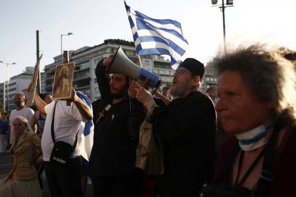 Απίστευτο! Αντιεμβολιαστής κόλλησε επίτηδες κορωνοϊό και πέθανε η μητέρα του