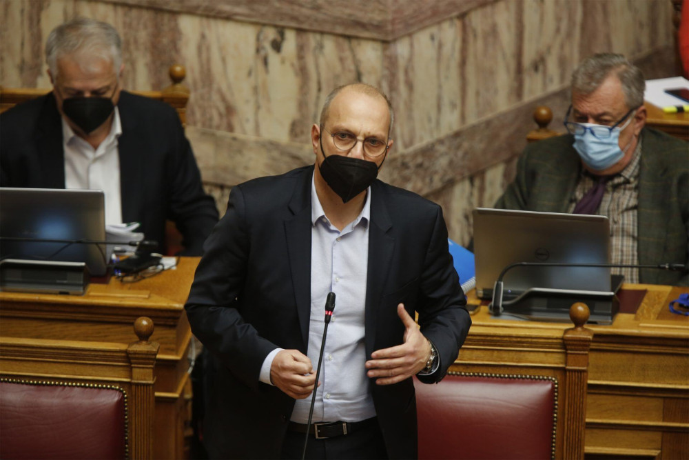 Οικονόμου κατά ΚΙΝΑΛ: Δεν μπορείς να κρατάς ίσες αποστάσεις από τον πολακισμό και τους κανόνες δημοκρατίας