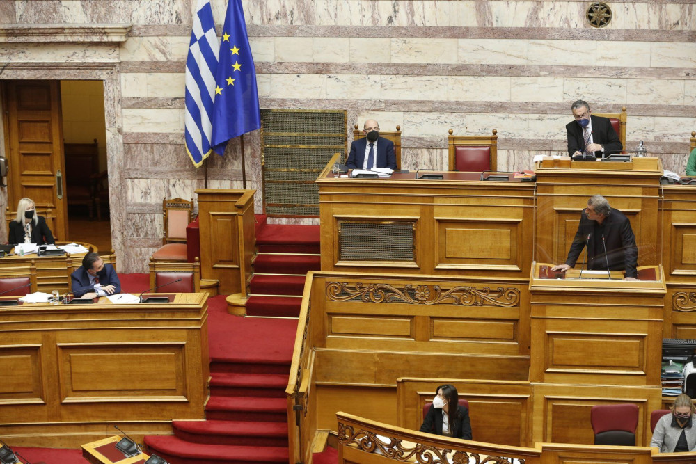 Βουλή: Σφοδρή σύγκρουση Άδωνι με “τον αρχηγό του αντιεμβολιαστικού κινήματος” Πολάκη