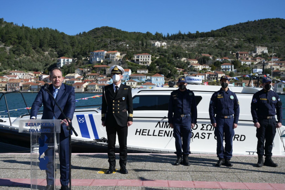 Το 4ο από τα 15 νέα περιπολικά σκάφη με σύγχρονο ιατρικό εξοπλισμό παρέδωσε στην Ιθάκη ο Πλακιωτάκης