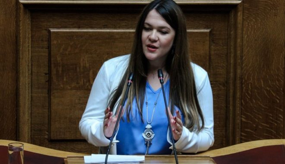 Κωνσταντίνα Αδάμου: Βίωνα μπούλινγκ από «νταήδες» στο ΜέΡΑ25 – Δεν αποκλείω συνεργασία με ΚΙΝΑΛ (vid)