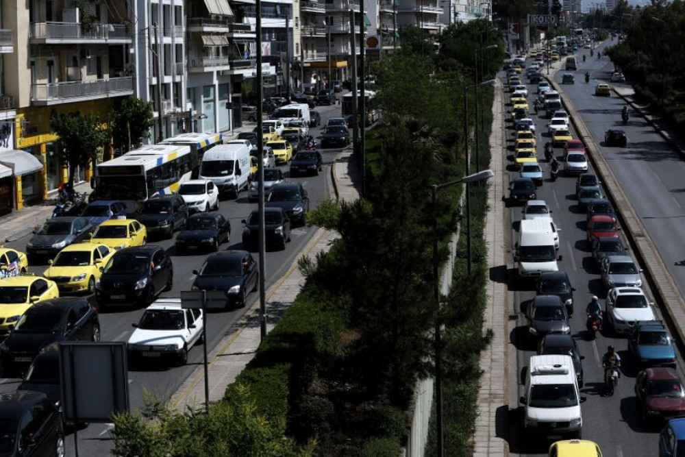 «Τελειώνει» τα σαραβαλάκια η κυβέρνηση – Περιβαλλοντικό τέλος για την εισαγωγή παλαιών οχημάτων