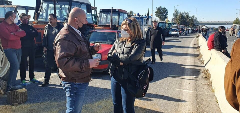 Τα αγροτικά μπλόκα μπήκαν ανάμεσά τους: Αδειασμα Ανδρουλάκη σε Λιακούλη!