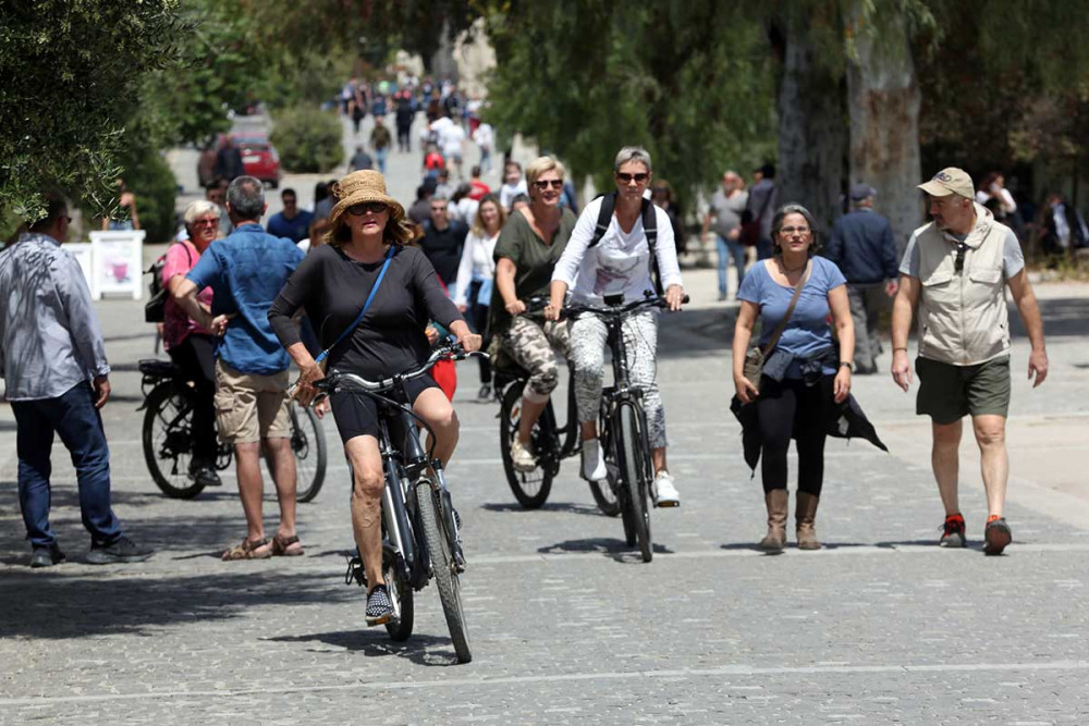 Γεωγραφική κατανομή κρουσμάτων: 3.231 στην Αττική, 1.002 στη Θεσσαλονίκη