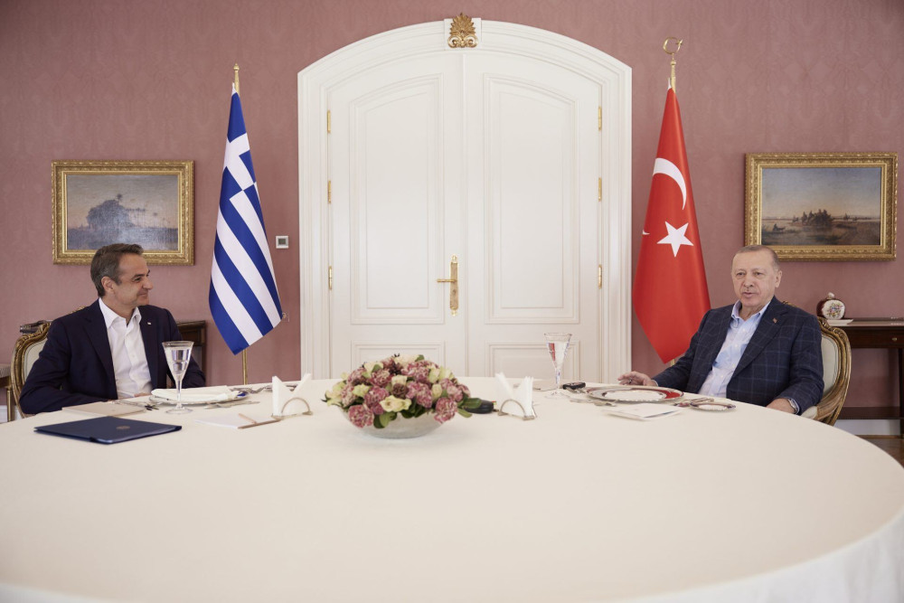 Η διπλωματία του…χαλβά: Ο Πετρετζίκης στη Hurriyet- Προεδρική παρέμβαση για τη συνταγή της Εμινέ