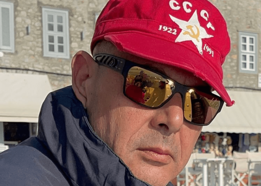 Πάνος Καμμένος: Νέα φωτογραφία με καπέλο της ΕΣΣΔ και μιλάει για ειρήνη