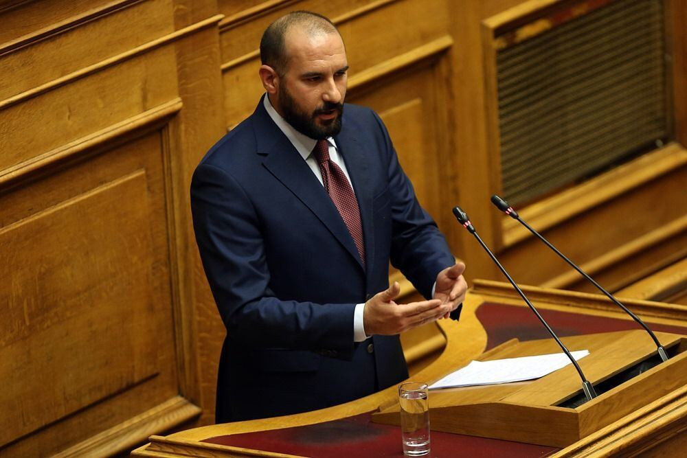 “Τυφλός”, “κουφός”, αλλά πολυλογάς ο Δημήτρης Τζανακόπουλος