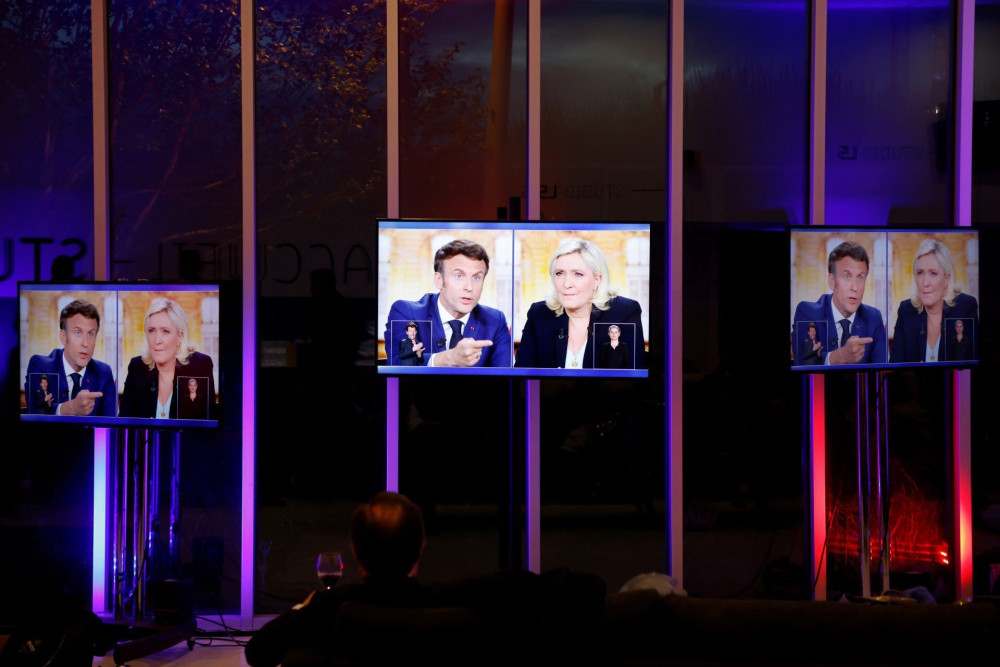 Debate Μακρόν -Λεπέν: Σύγκρουση δύο κόσμων