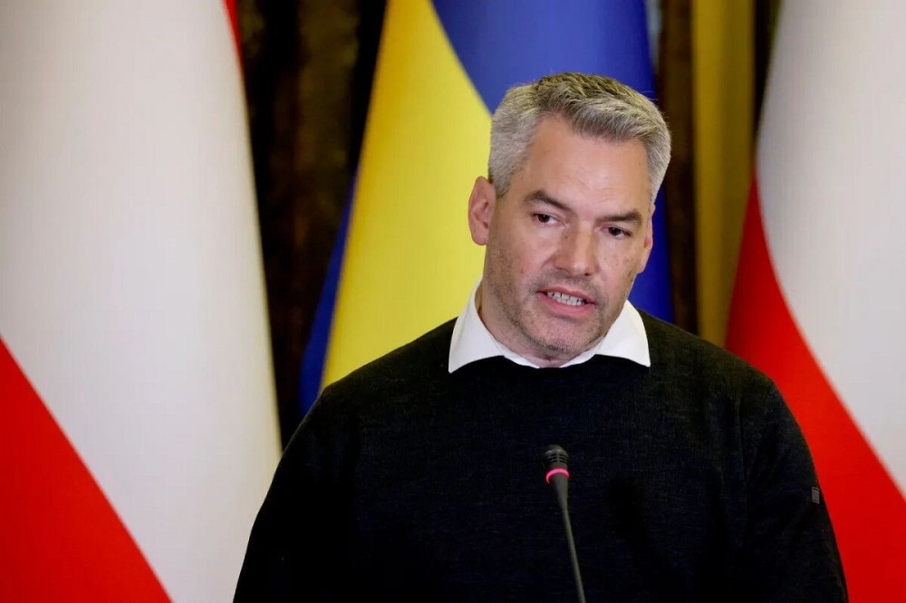 Νεχάμερ: «Αν ο πόλεμος δεν τελειώσει σύντομα, θα γίνει ακόμη μεγαλύτερος»