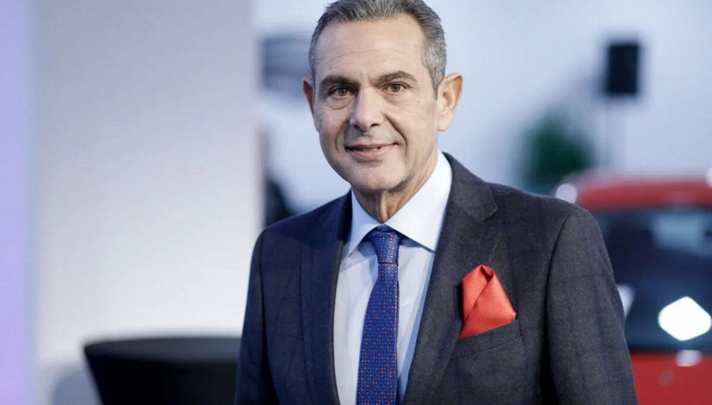 Με κοκορέτσι και … μπαρμπούνια το Πάσχα του Καμμένου
