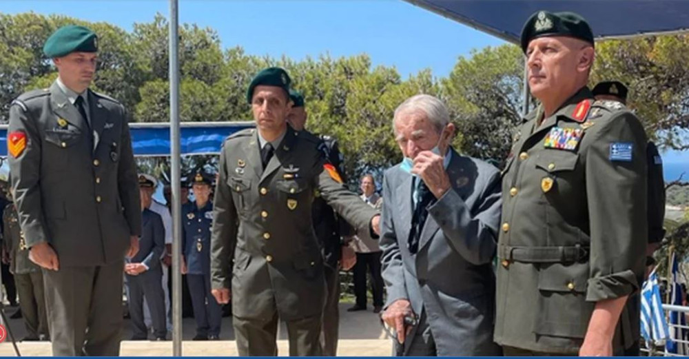 Έφυγε ο θρύλος των Ειδικών Δυνάμεων, Κωνσταντίνος Κόρκας αφού κατέθεσε στεφάνι στο Μνημείο των ΛΟΚ