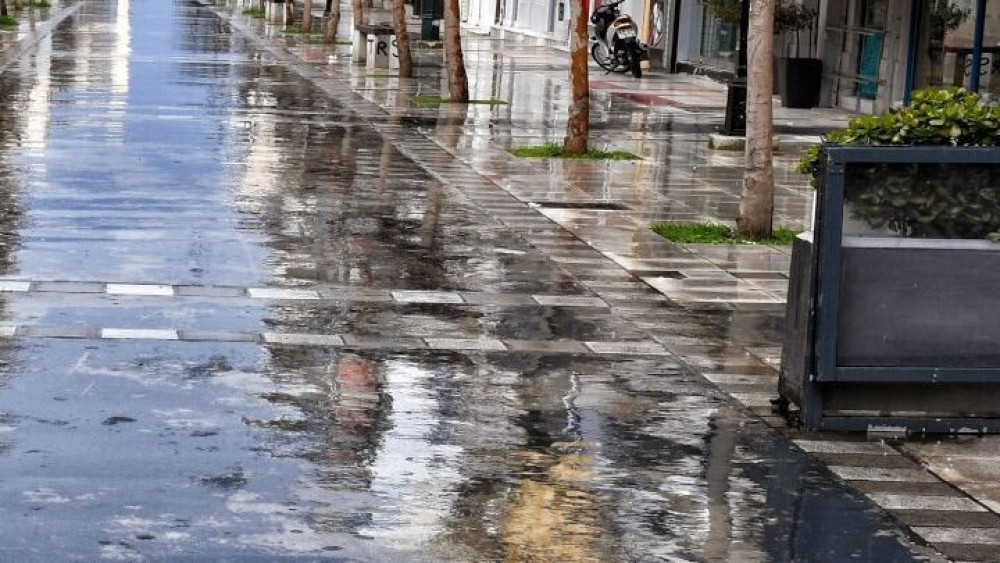 Καιρός: Μικρή πτώση της θερμοκρασίας, βροχές και αφρικανική σκόνη