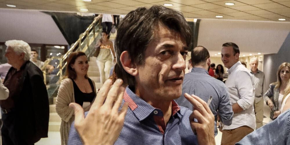 Χτυπιούνται σαν τα χταπόδια στον ΣΥΡΙΖΑ -Ο Καρανίκας ζητά μέτρα κατά της “Αυγής”