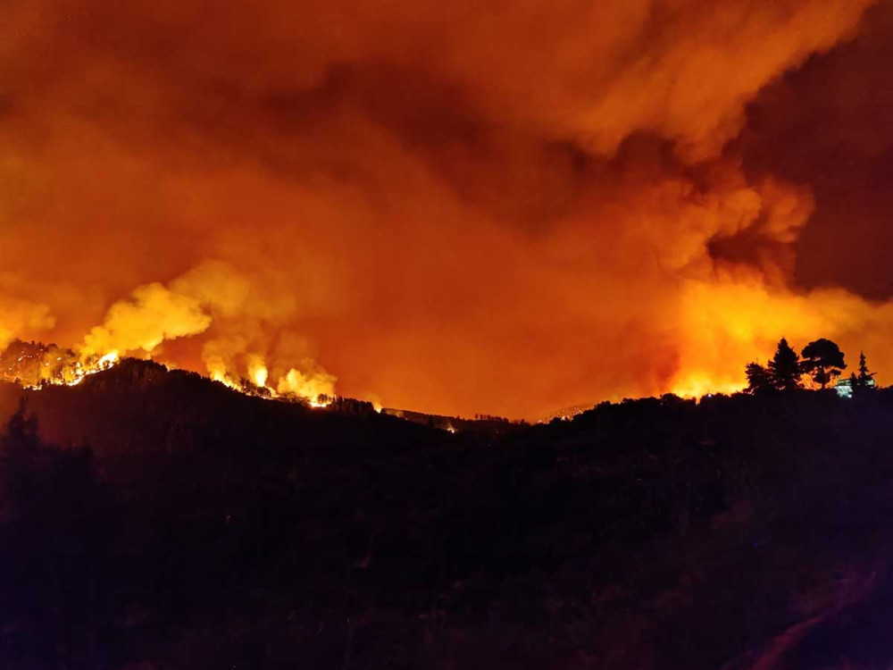 Τέθηκε υπό μερικό έλεγχο η φωτιά στην Κερατέα