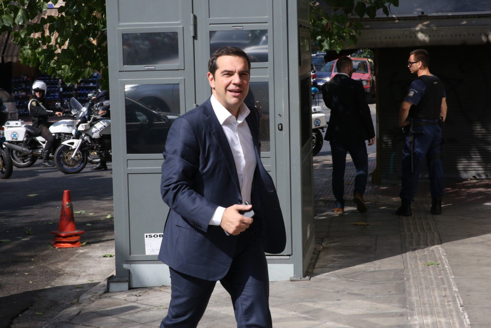 Όταν ο Τσίπρας καταδίκαζε το δημοψήφισμα του ΓΑΠ για να “φεσώσει” τη χώρα 86 δισ.