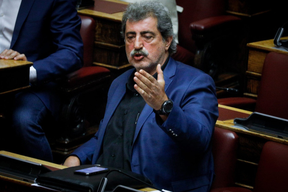 Ο Πολάκης έβγαλε στη «σέντρα» τον Τσακαλώτο…