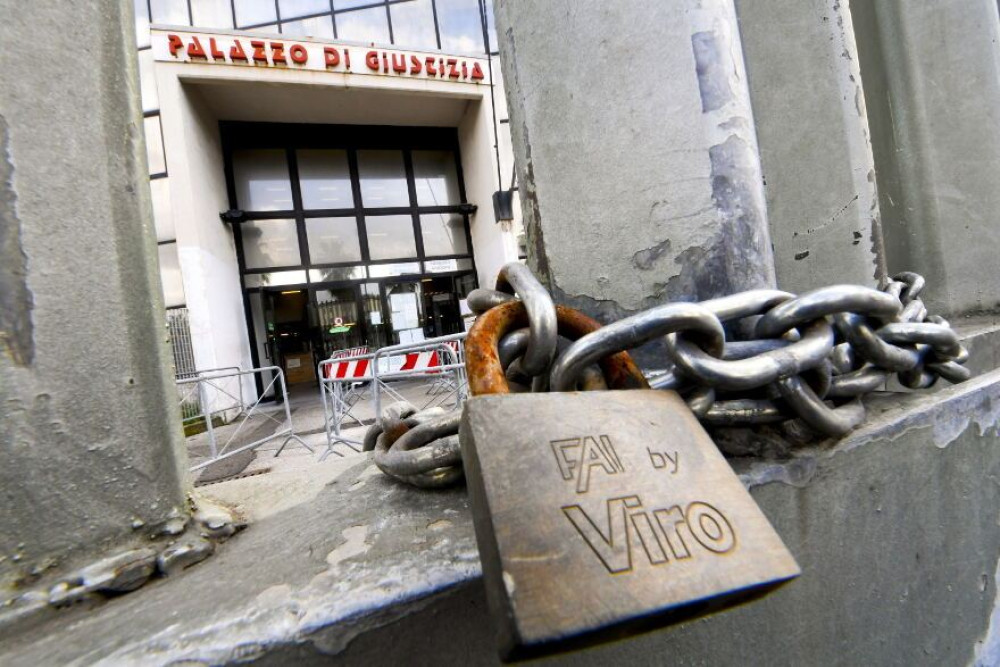Η Ιταλία σε πανικό: Νέα μέτρα για τον κορωνοϊό, “κόκκινη ζώνη” η Λομβαρδία