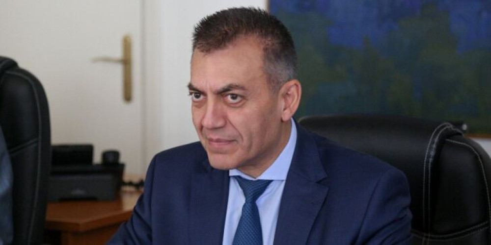 Το κούρεμα του Βρούτση!