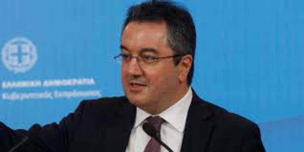 Ηλίας Μόσιαλος: “Είμαι πολύ διστακτικός στο άνοιγμα των σχολείων”