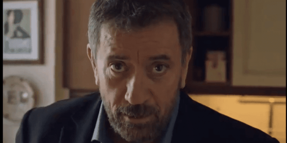 Ο πρωθυπουργός ανάρτησε σποτ με το Σπύρο Παπαδόπουλο για το “Μένουμε Σπίτι” (vid)