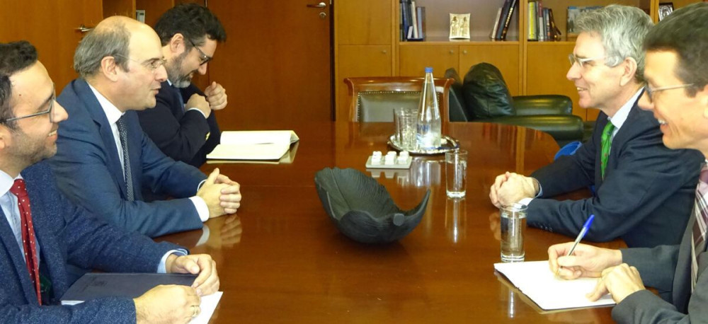 Συνάντηση Πάιατ – Χατζηδάκη για τα ενεργειακά