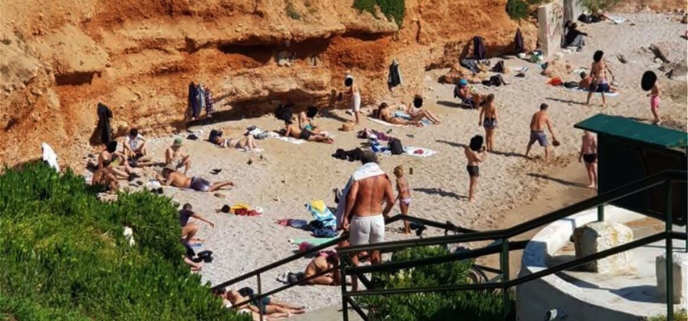 Κορωνοϊός: Ανευθυνότητα χωρίς τέλος- Γέμισαν πάλι τις παραλίες!