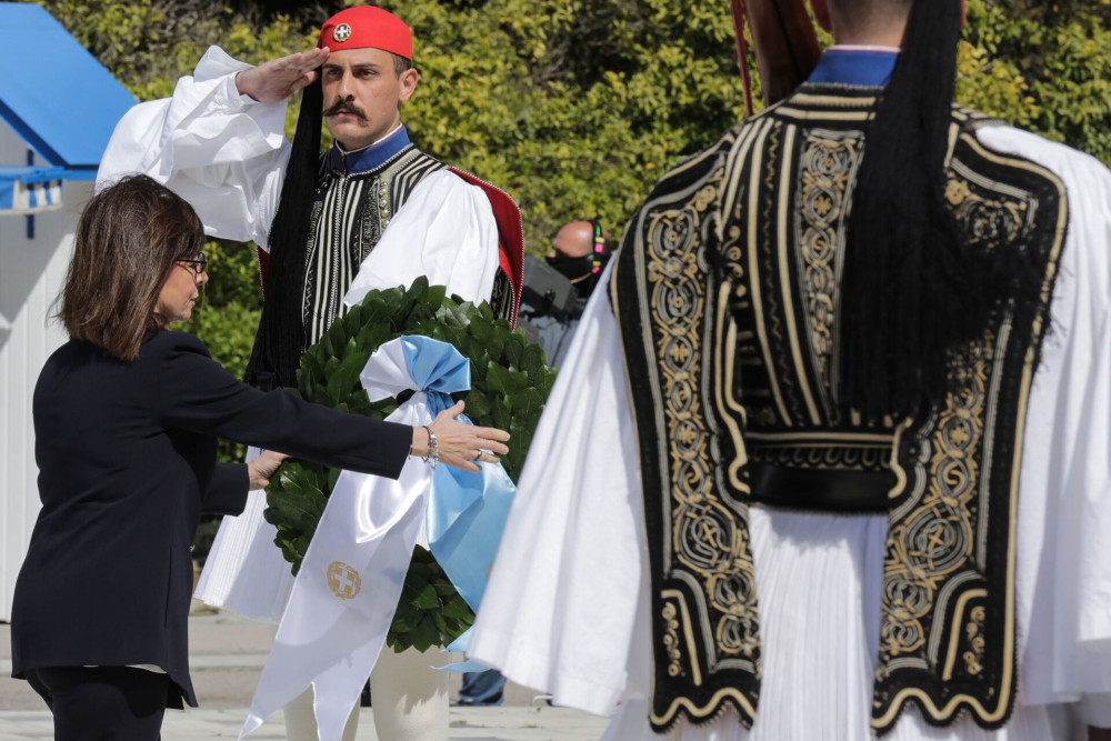 25η Μαρτίου: Κατάθεση στεφάνου και πτήσεις μαχητικών