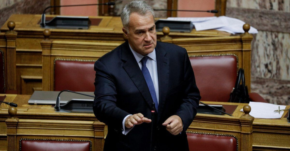 Απάντηση του ΥπΑΑΤ “στις αθλιότητες Βαξεβάνη”