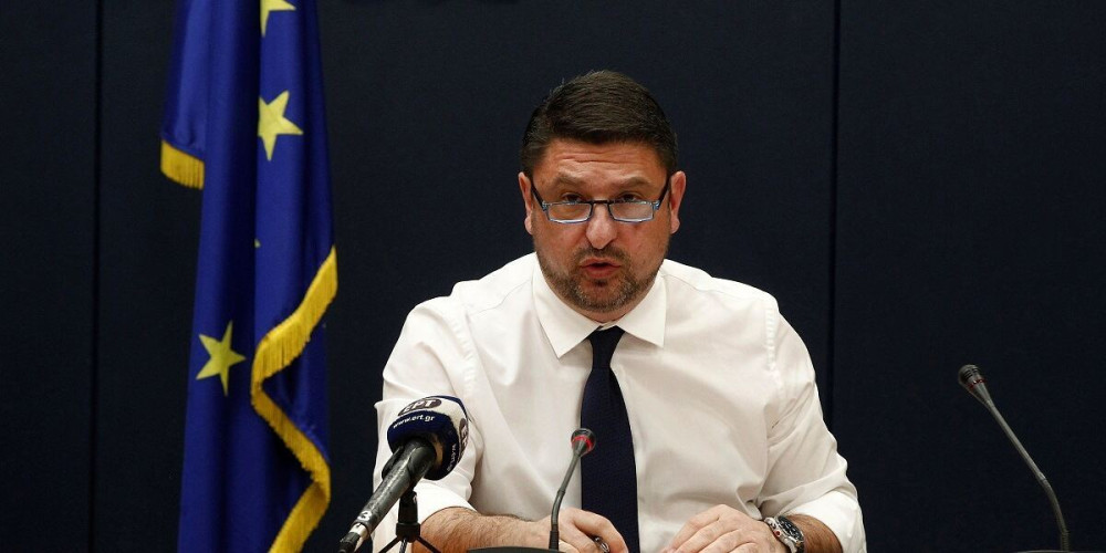 Στο τραπέζι και η απαγόρευση κυκλοφορίας