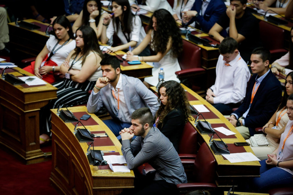 Βουλή των Εφήβων: Βήματα Δημοκρατίας – Κάνοντας πράξη τη συμμετοχή