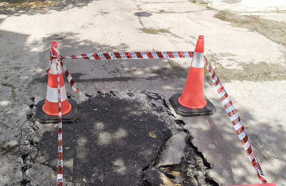 Λαμία: «Έσκασε» κεντρικός αγωγός ύδρευσης (ΒΙΝΤΕΟ)