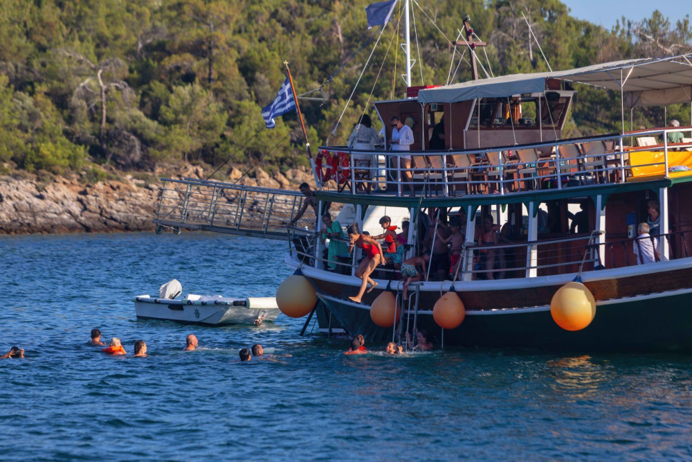 Χαμόγελα αισιοδοξίας στο Βόρειο Αιγαίο- Περισσότεροι οι ξένοι τουρίστες από τους Έλληνες